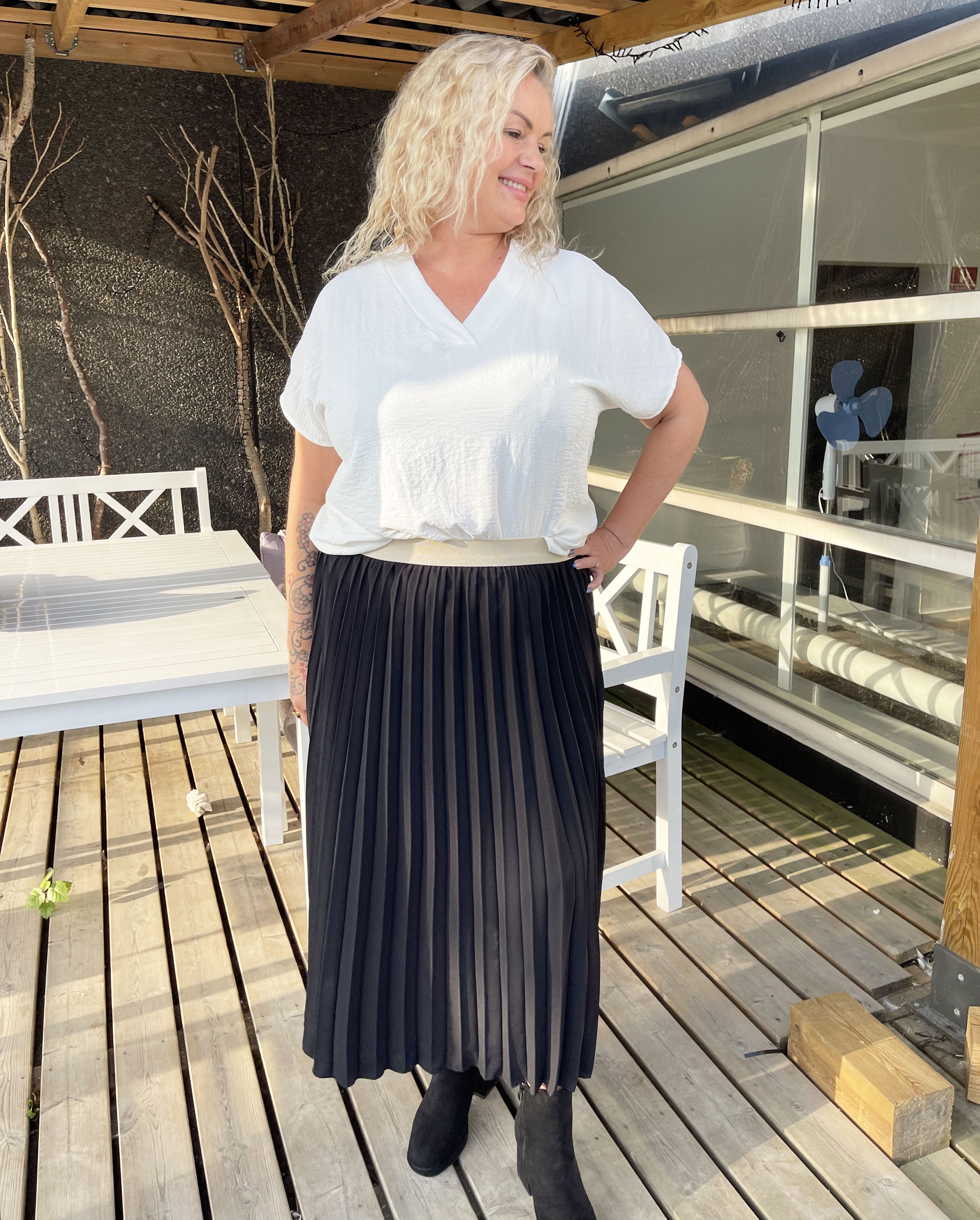 Mirjana - Lang plisseret plus size nederdel
